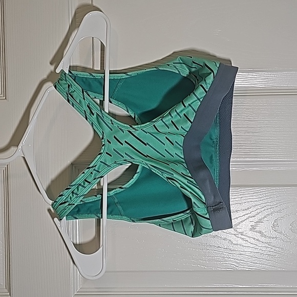 Nike Dri Fit Sports Bra Size S - Picture 4 of 4